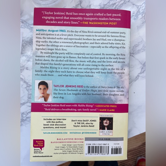 Malibu Rising by Taylor Jenkins Reid - Picture 2 of 2